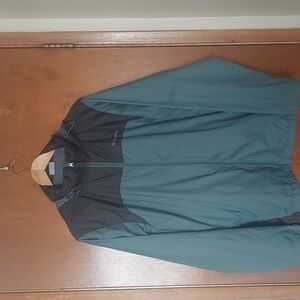 Columbia Men's Two-Tone Windbreaker